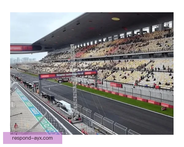 F1赛季最新动态揭晓 各大车队激烈角逐未来赛事前景分析